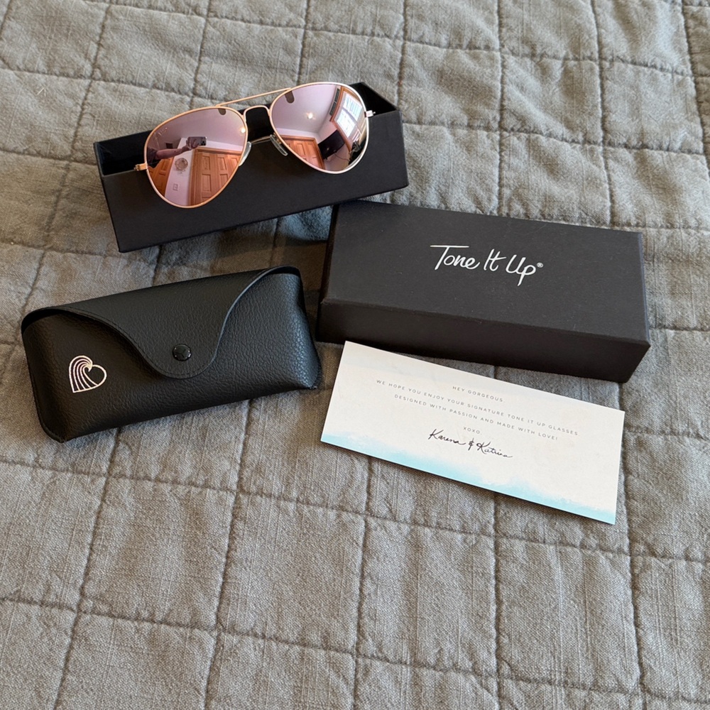 Tone It Up RARE Rose Gold Aviator Sunglasses